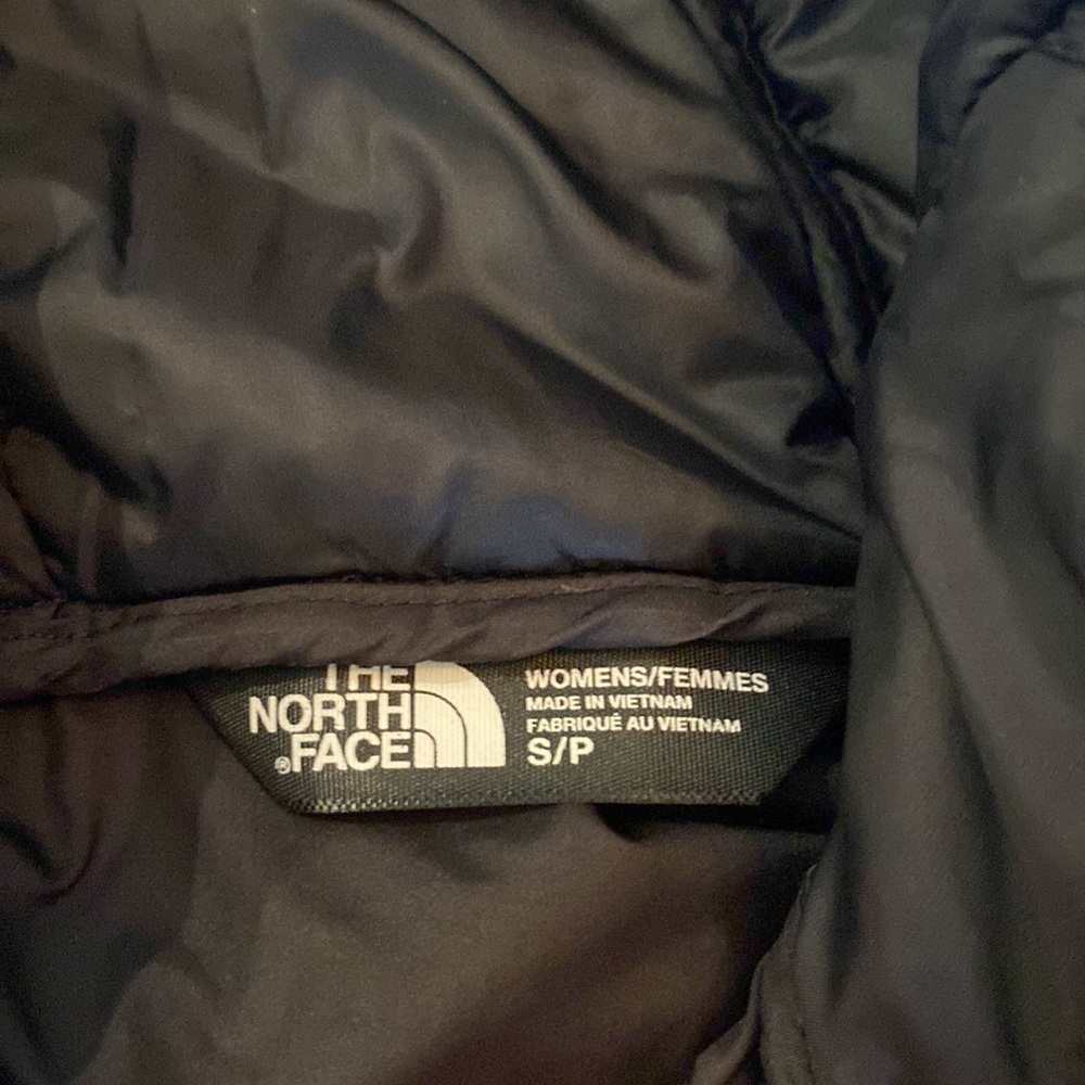 Women’s The North Face long black winter jacket.  Incredibly warm.  Size small. - Picture 3 of 5